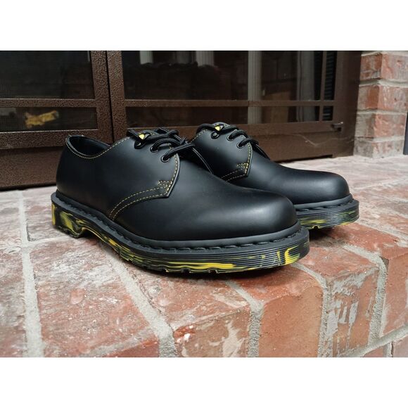 New Dr. Martens Shoes Womens Size 8 Black Lowtop AirWair Bouncing Marbled Sole - Picture 1 of 8